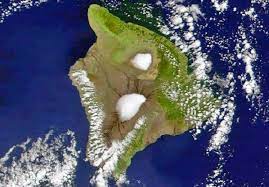 Bahkan gunung berapi yang terdapat di hawaii, yakni gunung kilauea dikategorikan sebagai gunung berapi paling aktif di dunia karena meletus terus tercatat dalam sejarah, meletusnya gunung tambora, sumbawa pada tahun 1815 adalah peristiwa ledakan gunung berapi terdahsyat di dunia. Mengejutkan Gunung Api Terbesar Di Dunia Ditemukan Di Bawah Laut Borobudurnews