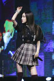 Pin By Sara Maria On Kpop Outfits Korean Fashion Rose Fashion