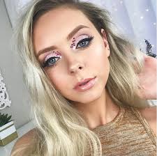 Zoom sur CosmobyHaley, cette make-up artist aux allures de poupée !