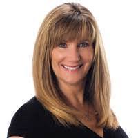 Sandra Cossette's Instagram, Twitter & Facebook