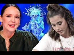 Staffel the masked singer und übernimmt damit den goldenen pokal. Download Dirty Diana Das Skelett The Masked Singer Prosieben Mp4 Mp3 3gp Daily Movies Hub