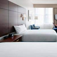 From here, guests can enjoy easy access to all that the lively city has to offer. Die 10 Besten Hotels In Chicago Usa Ab 49