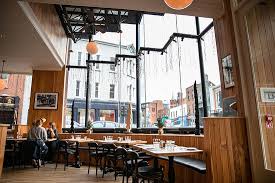 This crowded region south of the river was once the heart of the elephant and castle, a great meeting place of thoroughfares, was termed a 'ganglion of roads'. Elephant And Castle Rathmines Dublin Menu Preise Restaurant Bewertungen Tripadvisor