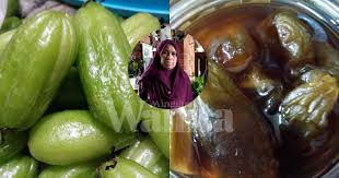 Daripada biarkan belimbing buluh ni busuk macam itu sahaja, lebih baik kita buat jeruk belimbing buluh supaya tahan lebih lama dan. Halwa Belimbing Masam Manis Makan Begitu Saja Atau Masukkan Dalam Masakan Mingguan Wanita
