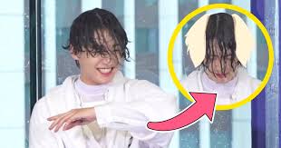 The first game is the whole group against jungkook and the losing team gets a . Jungkook Just Couldn T Catch A Break On Run Bts Gossipchimp Trending K Drama Tv Gaming News