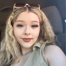 Mary Kendra's Instagram, Twitter & Facebook