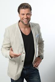 2018 buhlte sie um die gunst von bachelor daniel völz, nun darf maxime herbord selbst die rosen verteilen. Die Bachelorette Das Sind Die Neuen Manner Fur Die Bachelorette Gala De