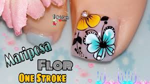 Y porque no todo es animal print y no ha todas les gusta también hay algunos diseños con mariposas pintadas en las uñas, que incluyen una variedad de elementos como flores, rosas o fondos en degrade, y quedan geniales también, como dicen todo es simplemente cuestión de gustos. Paso A Paso Mariposa Y Flor One Stroke Pinceladas Youtube Unas De Los Pies De Flores Unas Manos Y Pies Unas Pies Decoracion