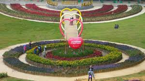 Wisata ke batu flower garden berikut harga tiket, wahana, atraksi, lokasi, fasilitas, agkutan umum serta hal menarik yang bisa dilakukan di coban rais. Harga Tiket Masuk Dan Lokasi Pratin Kutabawa Purbalingga Flower Garden Di Bawah Kaki Gunung Daka Tour