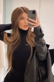 Kyle Jenner Brown Hair In 2020 Hair Brown Hair Kyle Jenner