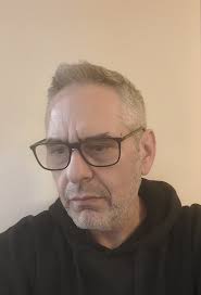 Dear "roommates" in this group, I am sharing with you a problem I have.  With the G60 and I find it extremely difficult to park the car due to the  behavior of