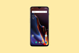 The updated layout of oxygenos moves the touch controls closer to your thumbs for easier access as soon as you open a menu. Oneplus 6 6t Get Oxygenos 10 3 8 With January 2021 Security Patches
