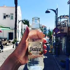 Begonvil süslü sokaklar evlerle başka bir renk şölenine dönüşüyor. Unutulmaztatlar Instagram Posts Photos And Videos Picuki Com