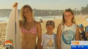 Sally a commencé le surf à l'âge de 6 ans. Sally Fitzgibbons Plans To Get Married By End Of Year Daily Mail Online