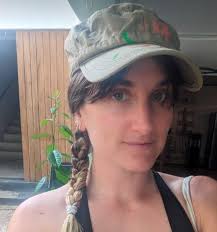 Now, in Castrojeriz, I've experienced for the first time that someone has  appropriated something that belongs to me: the caps of my walking sticks.  They probably need them more than I do.