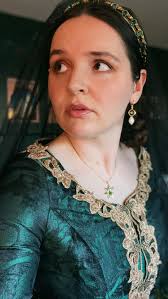 My costume didn’t arrive in time for Halloween but it’s never too late to  dress up! Here’s my Alicent Hightower cosplay debut! 💚🏰, I’m also an  anxious girl who bites her nails and thinks of Rhaenyra ...