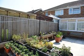 Too short is useless, too tall is expensive. Having A Garden Dispute With Your Neighbour This Is What You Re Entitled To Do Legally Bristol Live