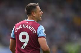 Javier hernandez chicharito plays for la liga club real madrid, on loan from epl side manchester united, and the national team of mexico. Chicharito Wife Age