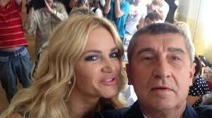 Dcera premiéra andreje babiše (ano) má problém. Coraz Viac Sa Rodinkarcia Manzelka Babisa A Manzelka Slovenskeho PodnikateÄ¾a Su Kmotry