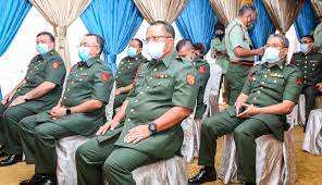 Angkatan tentera malaysia (atm), tentera darat malaysia (tdm), tentera laut diraja the malaysian armed forces are the military of malaysia, consists of three branches, namely the malaysian lencana pangkat tentera darat malaysia (the malaysian army rank insignia). Pemakaian Pangkat Pegawai Berita Tentera Darat Malaysia Facebook