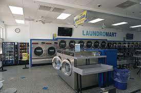Wash and Fold Laundry Service | Laundromart of Four Corners FL