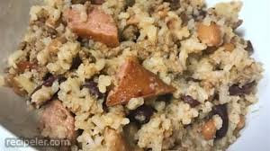 The simmered pinto beans are finished in the oven with the addition of diced leftover ham, chopped vegetables, and a barbecue sauce that is boldly flavored with molasses and ketchup. Ground Beef And Sausage In Red Beans And Rice