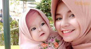 Namun, bayi olivia seolah tahu dengan pasti siapa ibunya sehingga tangannya menggapai untuk menyentuh wajah stephanie. Anak Perempuan Jalan Masuk Syurga Ini 15 Keutamaan Memiliki Anak Perempuan Dalam Islam Hijabista