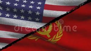 Es difícil imaginar un período, desde el fin de la guerra fría, en el que las relaciones entre rusia y estados unidos han estado tan mal. La Guerra Fria America Contra Las Banderas De Rusia Sovietica Metrajes Video De Propaganda Rusia 114517010