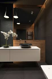 Olha Que Lindo Esse Banheiro Com Detalhes Em Preto E Tons Amadeirados A Dica Banheiros Modernos Design De Interiores De Banheiro Reforma De Banheiros Pequenos
