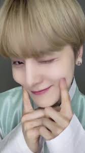 👉🏻😉👈🏻 Aren't I the cutest? ♥️ #TO1 #티오원 #MINSU #민수 #설날 #새해복많이받으세요