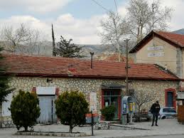 Η bουδαπέστη, συχνά αποκαλούμενη ως το παρίσι της ανατολής, είναι μια πόλη με πολλά αξιοθέατα. Kalabryta A3io8eata Diamonh Faghto Sight Being