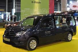 Moon Electrique Ou Diesel Construit Sur Le Chassis Mercedes Citan Ou Sur Le Kangoo Renault Ze Hearse Limousine Renault