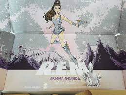 — the ariana grande fragrance team We Review The Ariana Grande R E M Fan Box Set Comic Eau De Parfum Comicsxf