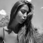 Laurie Mazza's Instagram, Twitter & Facebook