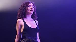 It was no secret that lorde had been keeping her fans waiting when it came to new music. Lorde Covers Solo Live Blonded Blog