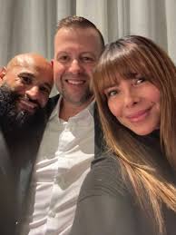 Last night, I had the honor of celebrating my dear friend's 10-year  anniversary of owning an incredibly successful GEICO office in Alexandria  🎉 What an amazing milestone! I've had the pleasure of