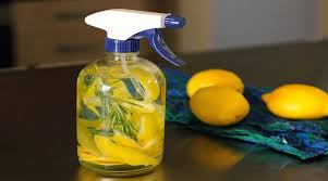 Voici Comment Utiliser Le Citron Pour Avoir Un Bon Parfum Tous Les Jours A La Maison En 2020 Produits De Nettoyage Naturels Nettoyants Naturels Desodorisant Naturel
