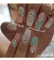 Hace unos meses hice un diseño de uñas con flores en 3d y hoy vengo con otra flor, un poquito más complicada, pero básicamente los pétalos se hacen igual, lo único que ésta vez usaremos 2 colores para hacer los pétalos. Pinterest Kiania Unas De Acrilico Elegantes Arte En Unas De Acrilico Unas Decoradas Elegantes