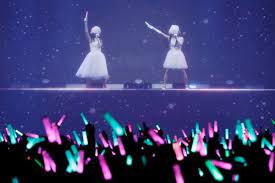 顔出しngの claris がライブで遂にその姿と正体を公開 これは衝撃的すぎるwww ゆさアニ 写真 ナタリー ライブ