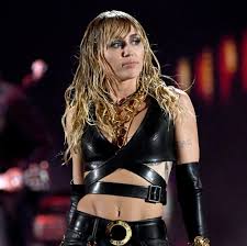 Plastic hearts is the first album miley has made since the marriage and breakup (her last album, 2017's younger now, predates both), and fans are hearing a whole lot about her relationship with. Fans Have A Lot Of Theories About Miley Cyrus S Plastic Hearts Lyrics Teen Vogue