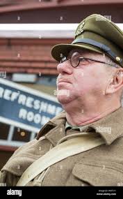 Guardia di casa seconda guerra mondiale uk immagini e fotografie stock ad  alta risoluzione