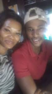 Can someone help make this pic look more clear 😔