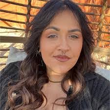 Arielle Garrett's Instagram, Twitter & Facebook