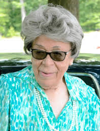 Carrie Goode's Instagram, Twitter & Facebook