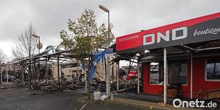 Egal ob du über selb/asch fährst oder über schirnding bzw waldsassen (oder was alles darunter/darüber is). Inferno Mit Knalleffekt Am Dragon Bazar Bei Cheb Asia Markt Abgebrannt Onetz