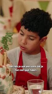 Oeps... dit gebeurt er dus als je besluit om door de brievenbus van je  buurman te plassen. Kijk deze aflevering van 'De regels van Floor' online  via bit.ly/deregelsvanfloor14. En je ziet twee