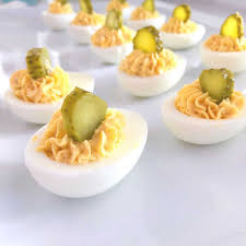 Finger foods like bruschetta and cheese & crackers are everyone's favorite! Graduation Party Food Ideas For A Crowd In 2021 Alekas Get Together
