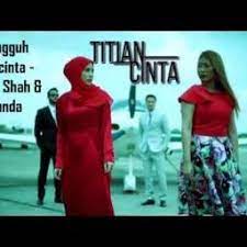 Aisy and danial have been friends since they lived in the village while aisy and sofea have been good friends in college. Sungguh Mencinta Ost Titian Cinta Lyrics And Music By Asfan Syah Feat Qanda Arranged By Kenzo Libra