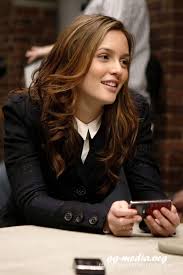 I've been laughing that such a seemingly simple style has given me so much trouble. Blair Waldorf Photo Blair Waldorf Stlls Hq Season 2 Gossip Girl Fashion Girl Fashion Style Gossip Girl Blair