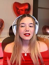 Mia Rusch's Instagram, Twitter & Facebook